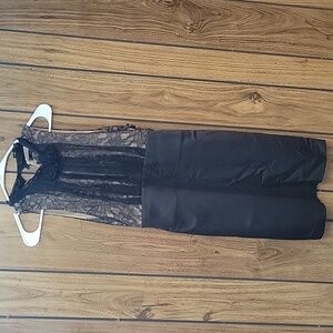 BCBG MaxAzria Sleeveless lace trim knee length dress new size 0